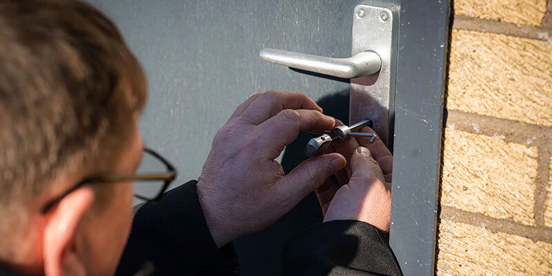 Locksmith shop for house