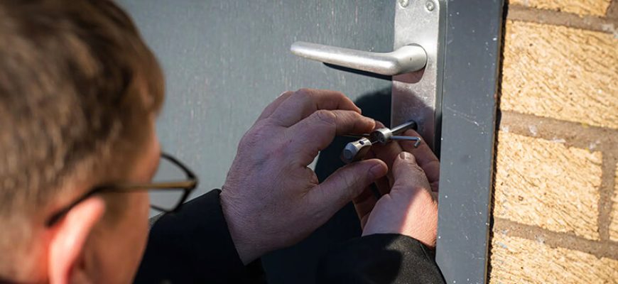 Who Is Locked Out of House Locksmith?